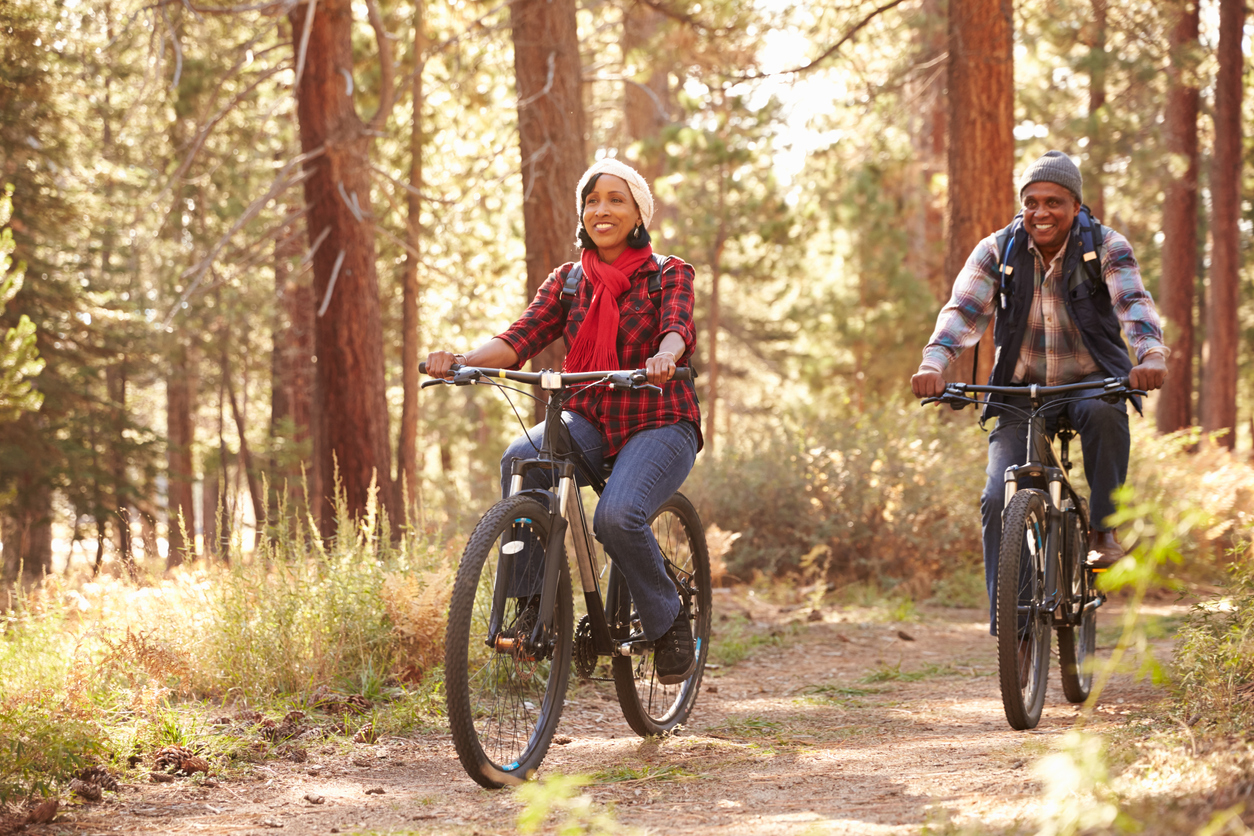 couple riding bikes